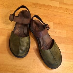 Born Leather Sandals Sz 6 Green/Brown